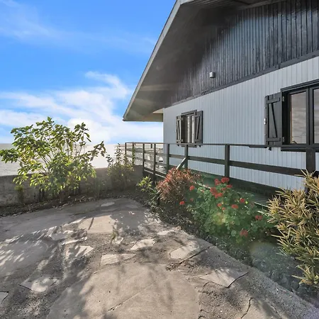 Chale Do Areeiro Funchal (Madeira)